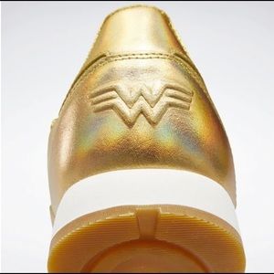WW84 REEBOK LEATHER MU WONDER WOMAN UNISEX